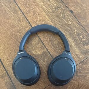 Sony WH-1000XM4 Wireless Premium Noise Canceling Overhead Headphones